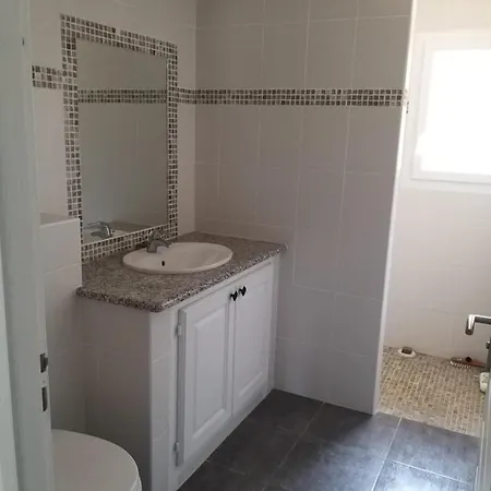 Climatisee Avec Piscine * サリ・ソランザラ